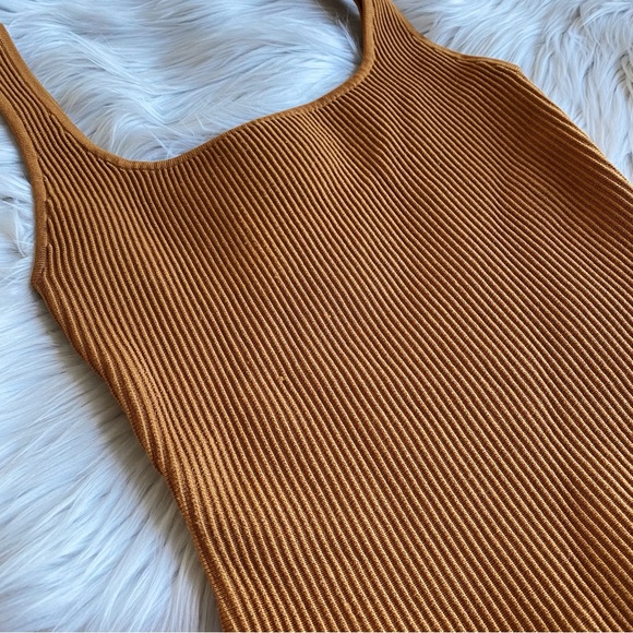 Aritzia Sculpt Knit Squareneck Tank - Picture 3 of 3